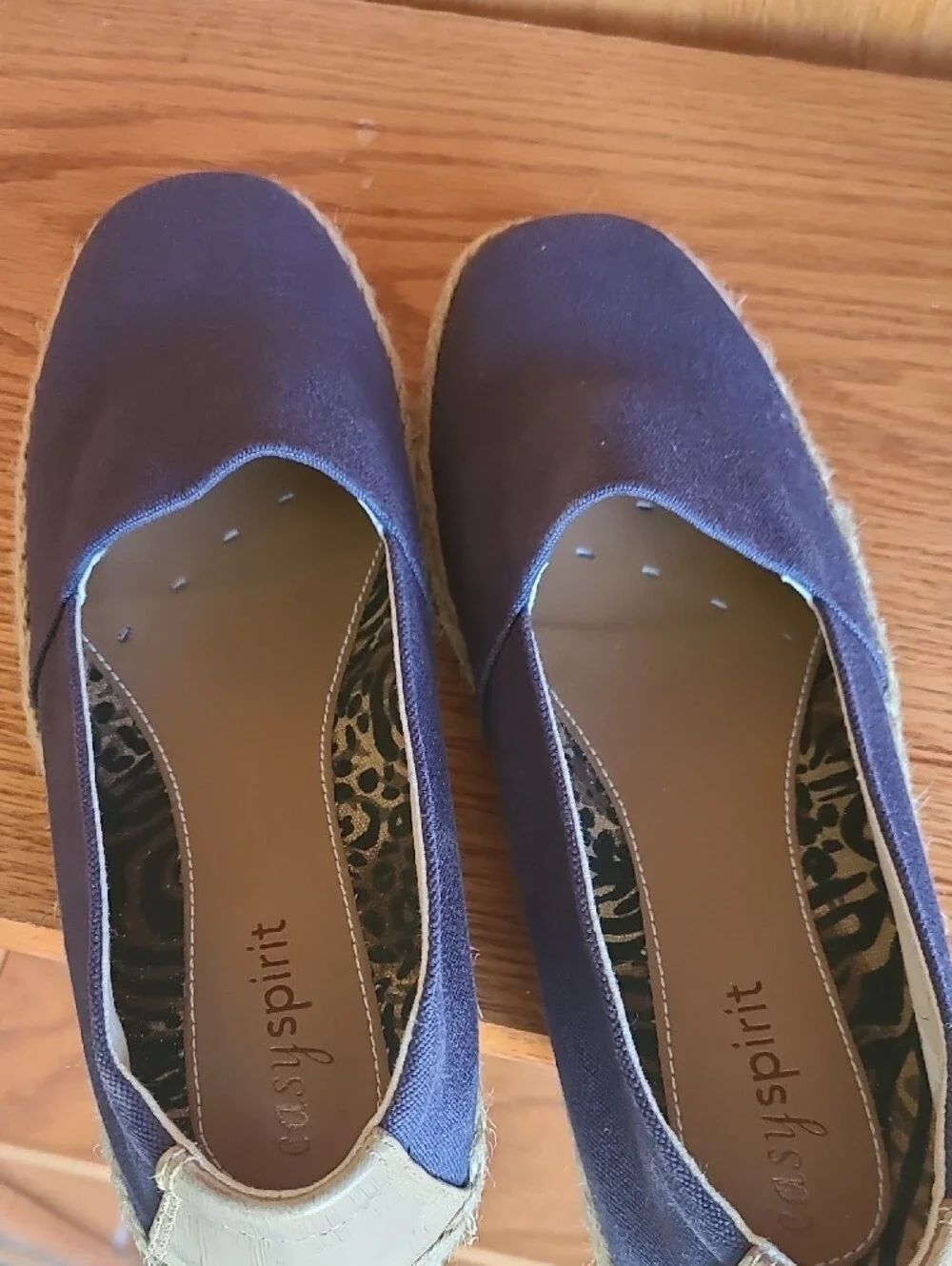 Easy Spirit casual slip